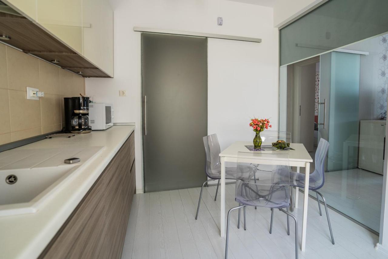 Summerland Nikos Residence มามายา ภายนอก รูปภาพ